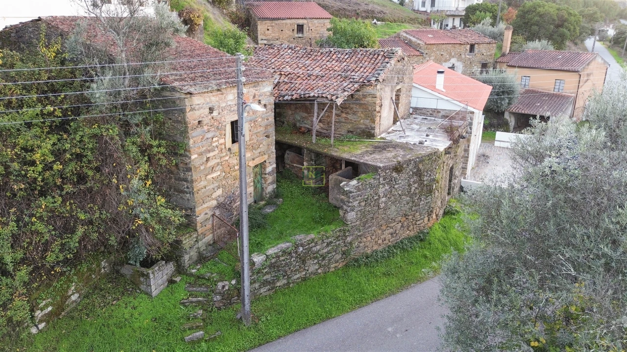 Moradia T8 para Venda em Sobreira Formosa e Alvito da Beira Foto 22