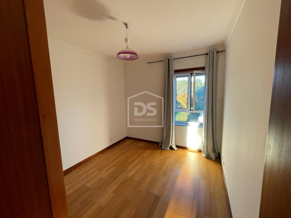 Apartamento T3 para Arrendamento em Currelos, Papízios e Sobral Foto 10