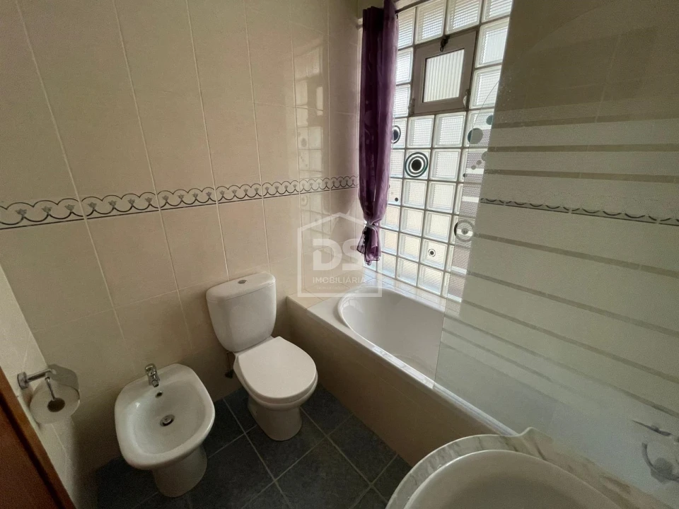 Apartamento T3 para Arrendamento em Currelos, Papízios e Sobral Foto 12