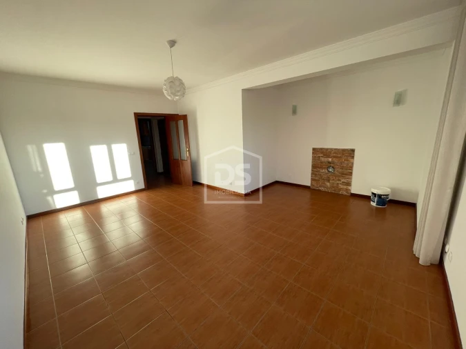 Apartamento T3 para Arrendamento em Currelos, Papízios e Sobral Foto 3