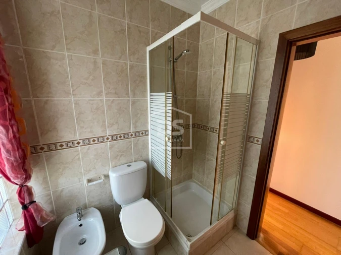 Apartamento T3 para Arrendamento em Currelos, Papízios e Sobral Foto 15