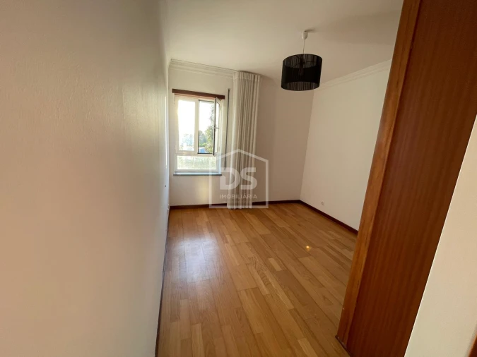 Apartamento T3 para Arrendamento em Currelos, Papízios e Sobral Foto 16