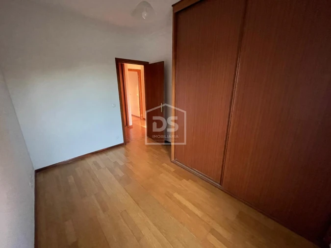Apartamento T3 para Arrendamento em Currelos, Papízios e Sobral Foto 9
