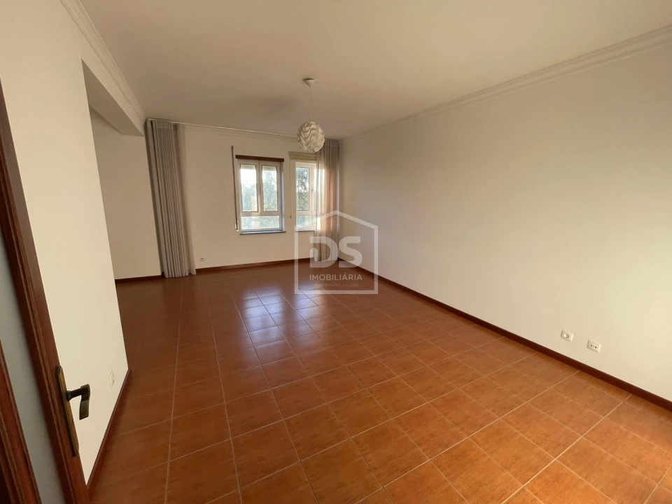 Apartamento T3 para Arrendamento em Currelos, Papízios e Sobral Foto 4
