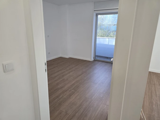 Apartamento T1 para Arrendamento em Ranhados Foto 5