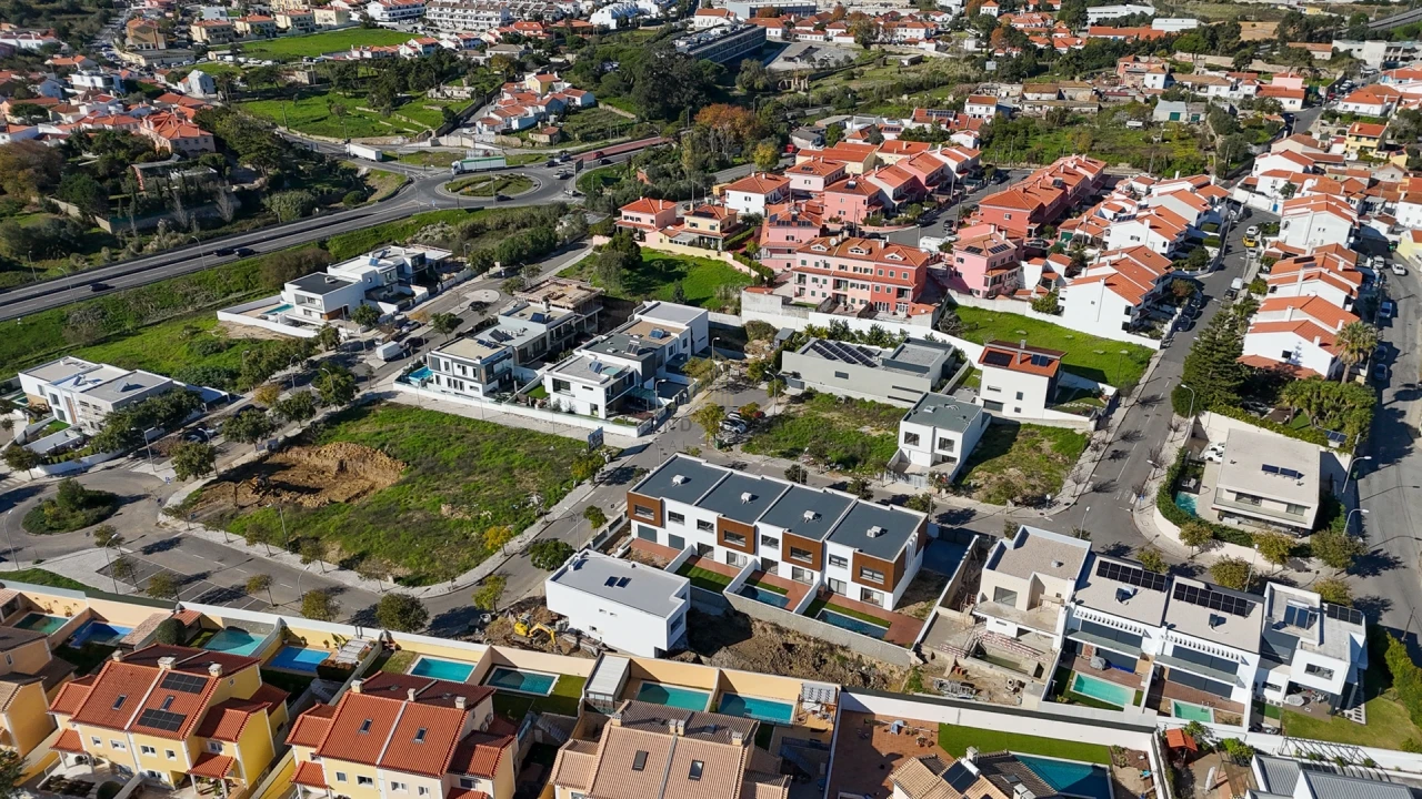 Moradia T4 para Venda em Rio de Mouro Foto 3