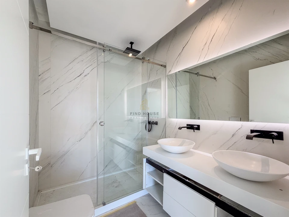 Moradia T4 para Venda em Rio de Mouro Foto 22