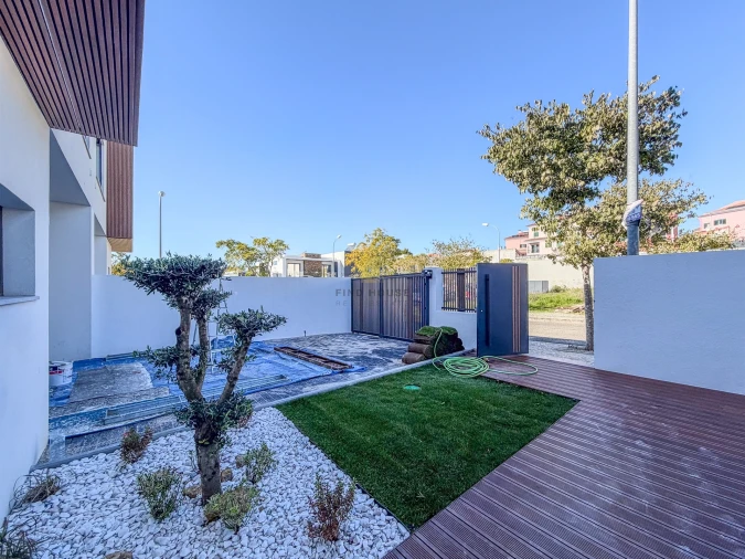 Moradia T4 para Venda em Rio de Mouro Foto 8