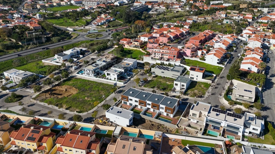 Moradia T4 para Venda em Rio de Mouro Foto 3