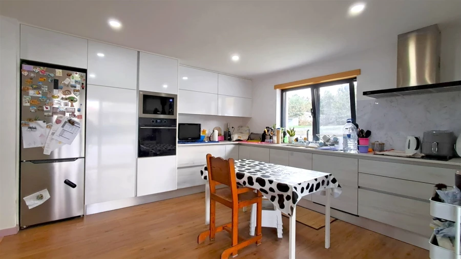 Moradia T4 para Venda em Mioma Foto 10