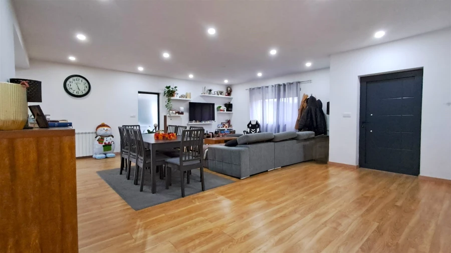 Moradia T4 para Venda em Mioma Foto 16