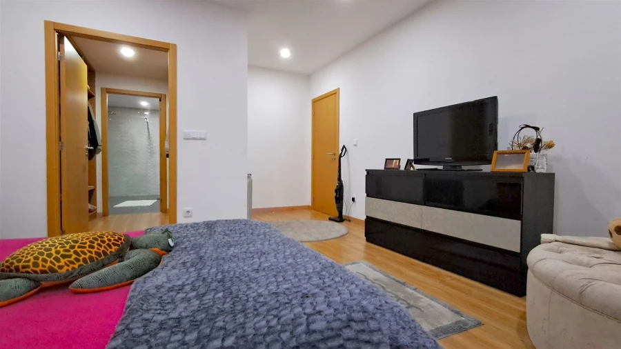 Moradia T4 para Venda em Mioma Foto 28