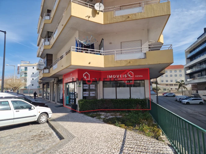 Loja para Arrendamento em Fatima Foto 1