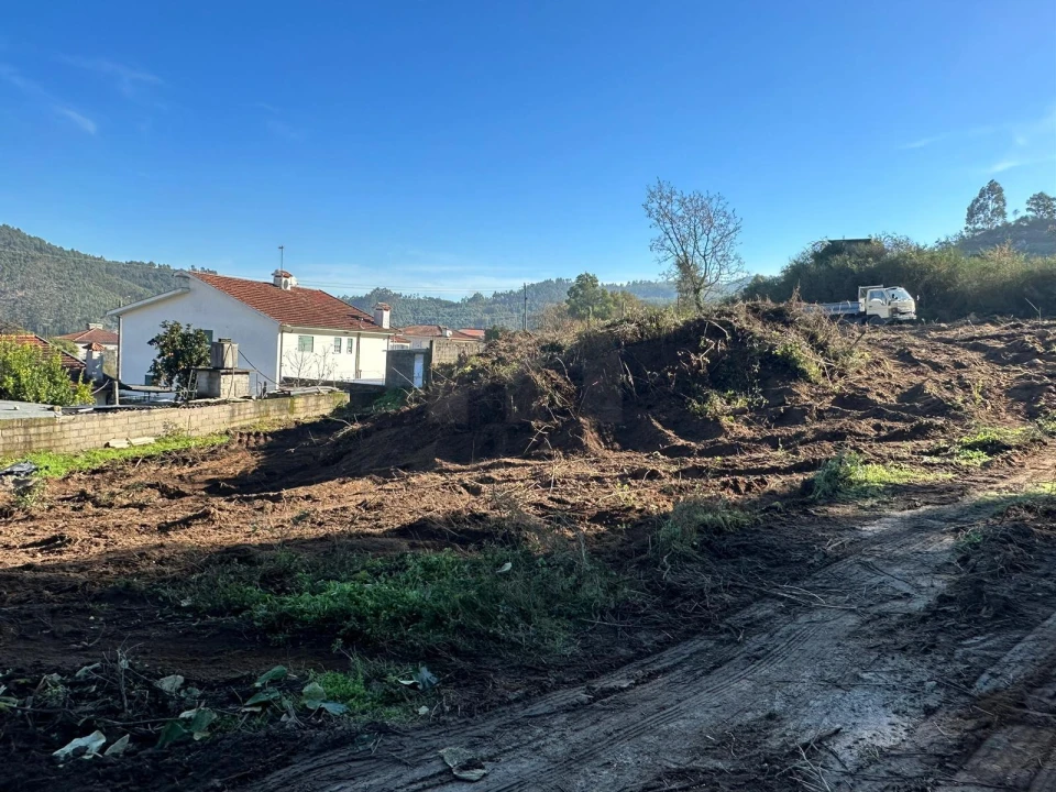 Terreno para Venda em Vilarinho Foto 6