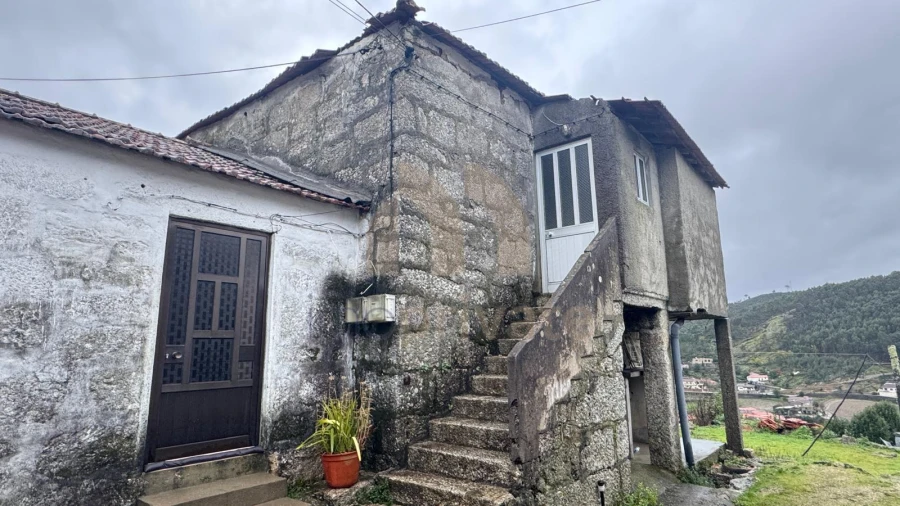 Moradia T2 para Venda em Vilarinho Foto 1