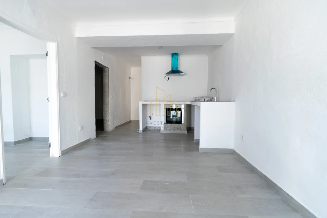 Moradia T2 para Venda em Santiago Maior Foto 9