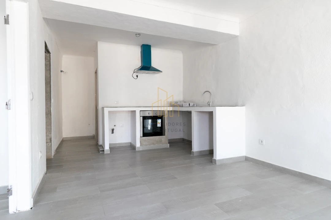 Moradia T2 para Venda em Santiago Maior Foto 12