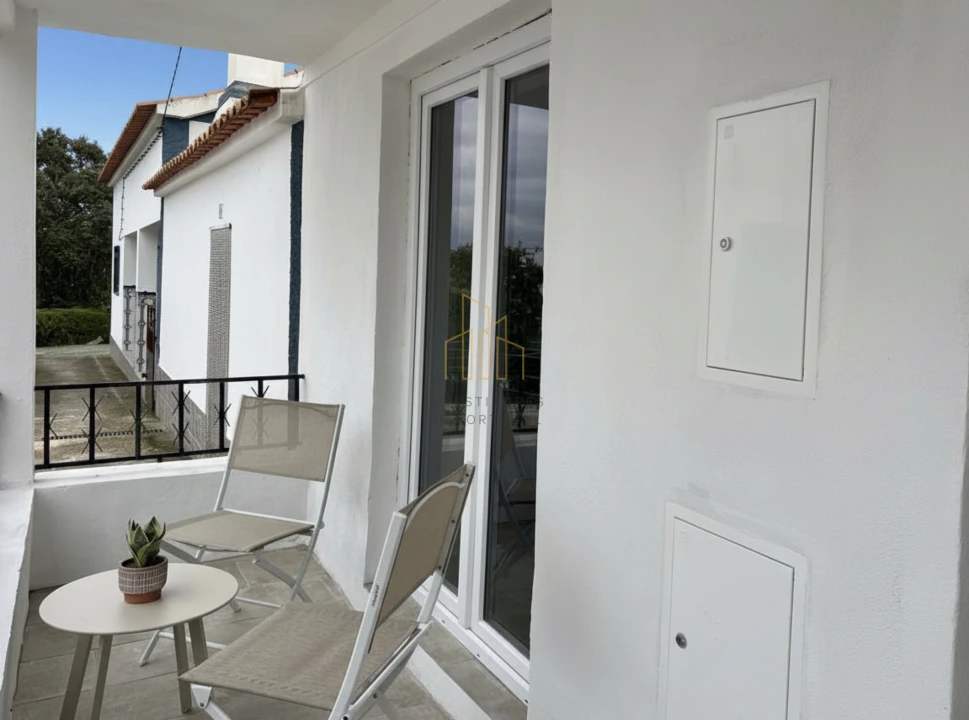 Moradia T2 para Venda em Santiago Maior Foto 2