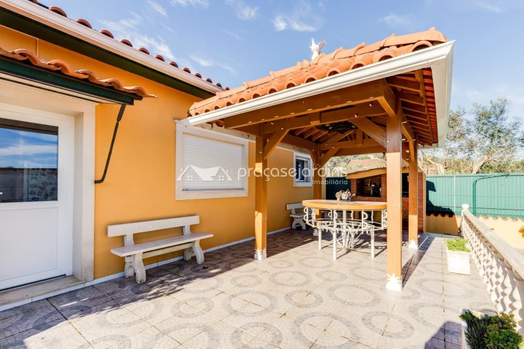 Moradia T9 para Venda em Milagres Foto 8