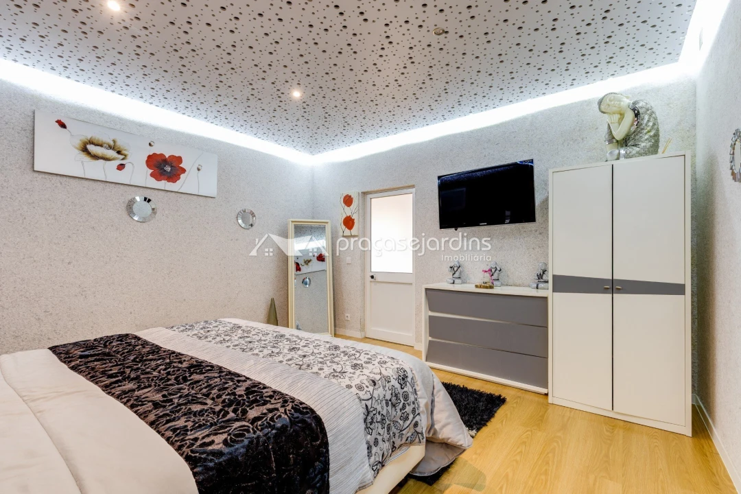 Moradia T9 para Venda em Milagres Foto 19