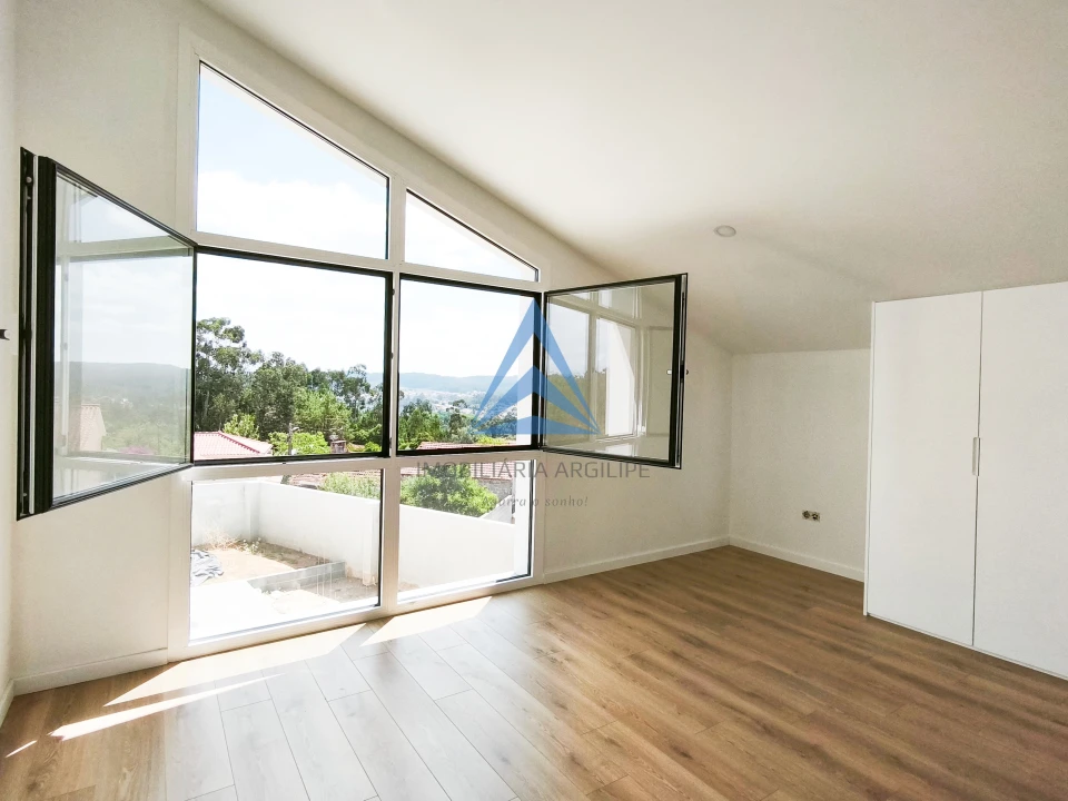 Moradia T4 para Venda em Pombal Foto 2