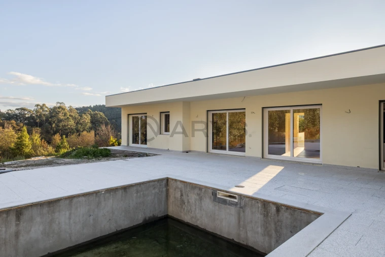 Moradia T3 para Venda em Espinho Foto 16