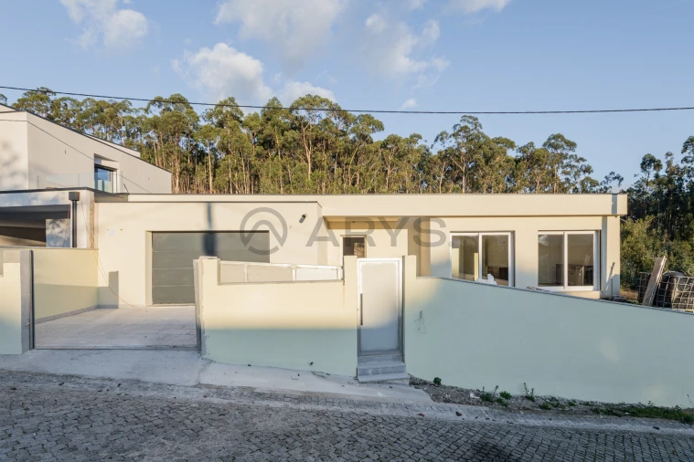 Moradia T3 para Venda em Espinho Foto 17