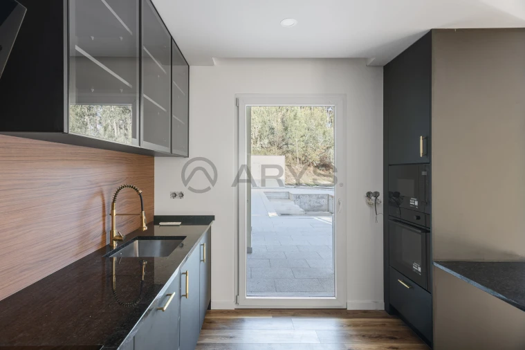 Moradia T3 para Venda em Espinho Foto 3