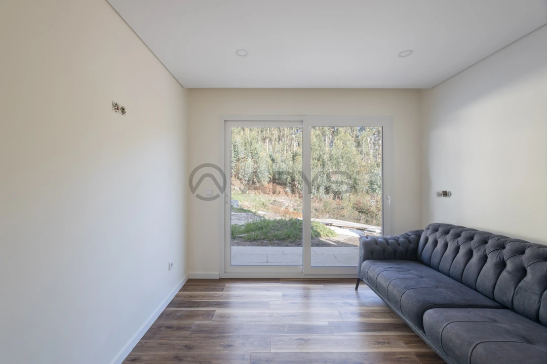 Moradia T3 para Venda em Espinho Foto 6