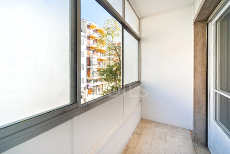 Apartamento T2 para Venda em Santo António Foto 20