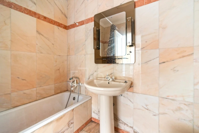 Apartamento T2 para Venda em Santo António Foto 10