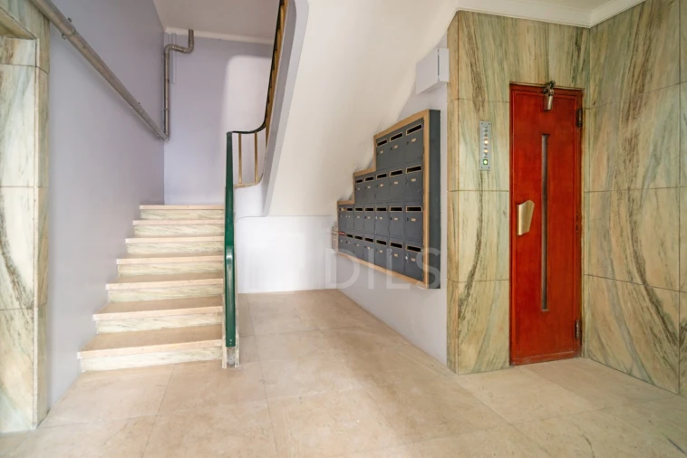 Apartamento T2 para Venda em Santo António Foto 26