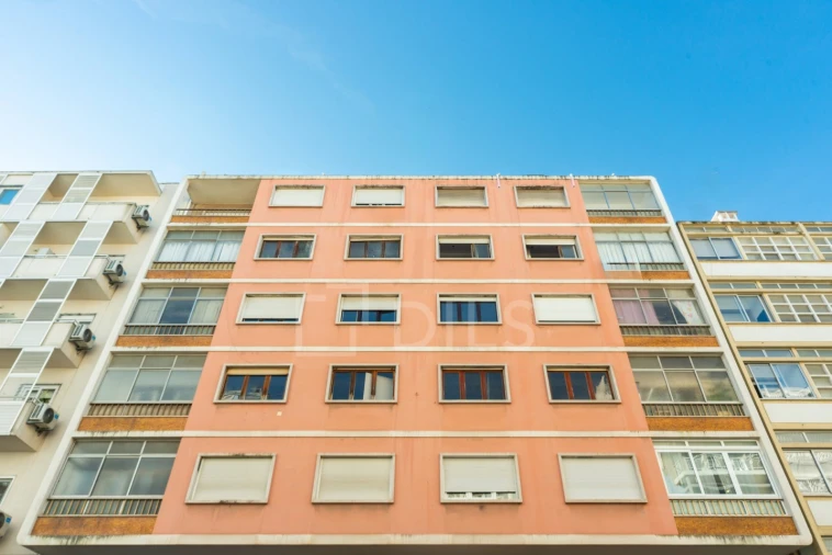 Apartamento T2 para Venda em Santo António Foto 28