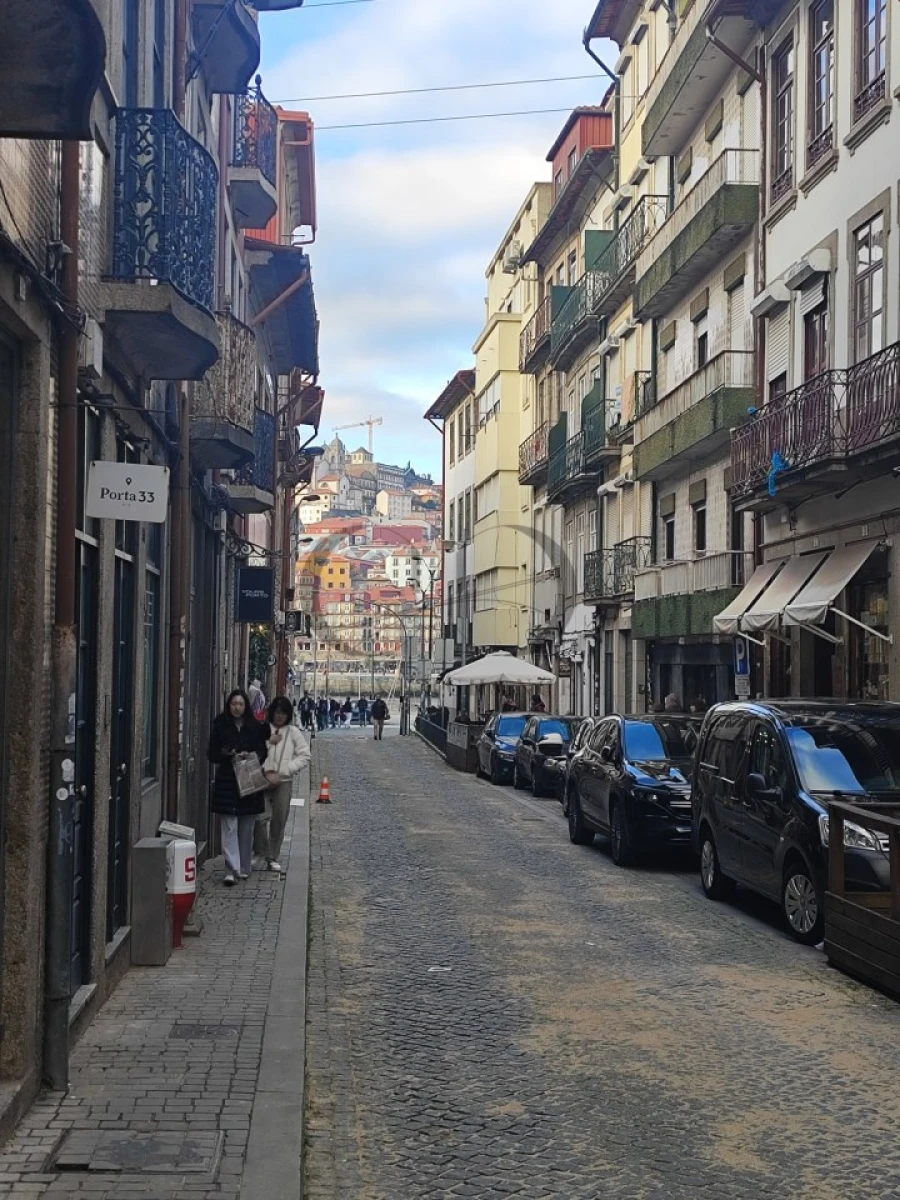 Prédio para Venda em Santa Marinha e São Pedro da Afurada Foto 2