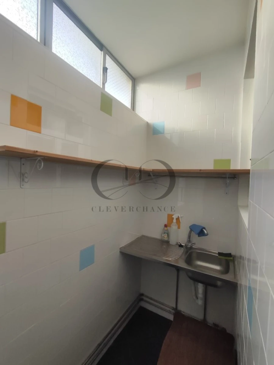 Prédio para Venda em Santa Marinha e São Pedro da Afurada Foto 22