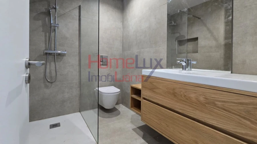 Moradia T3 para Venda em Lordelo do Ouro e Massarelos Foto 17