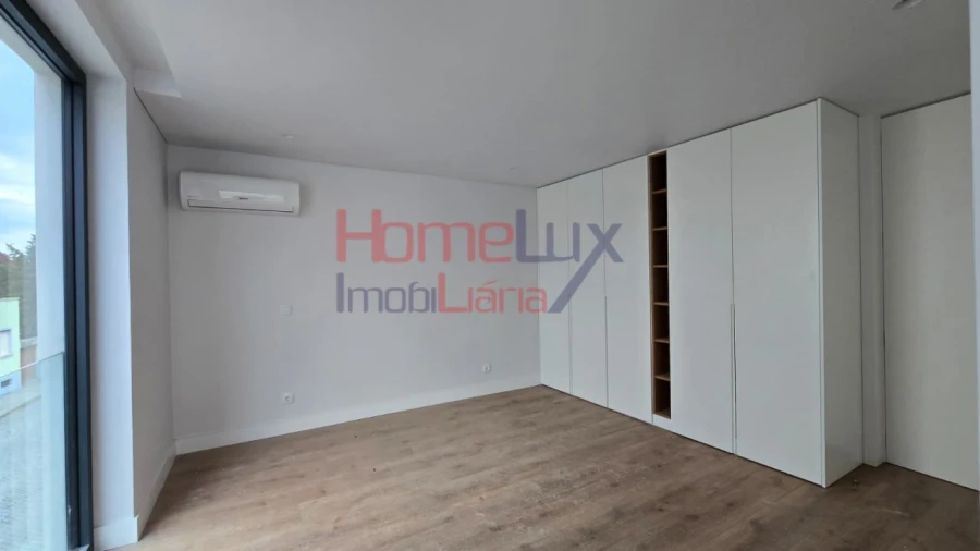 Moradia T3 para Venda em Lordelo do Ouro e Massarelos Foto 10