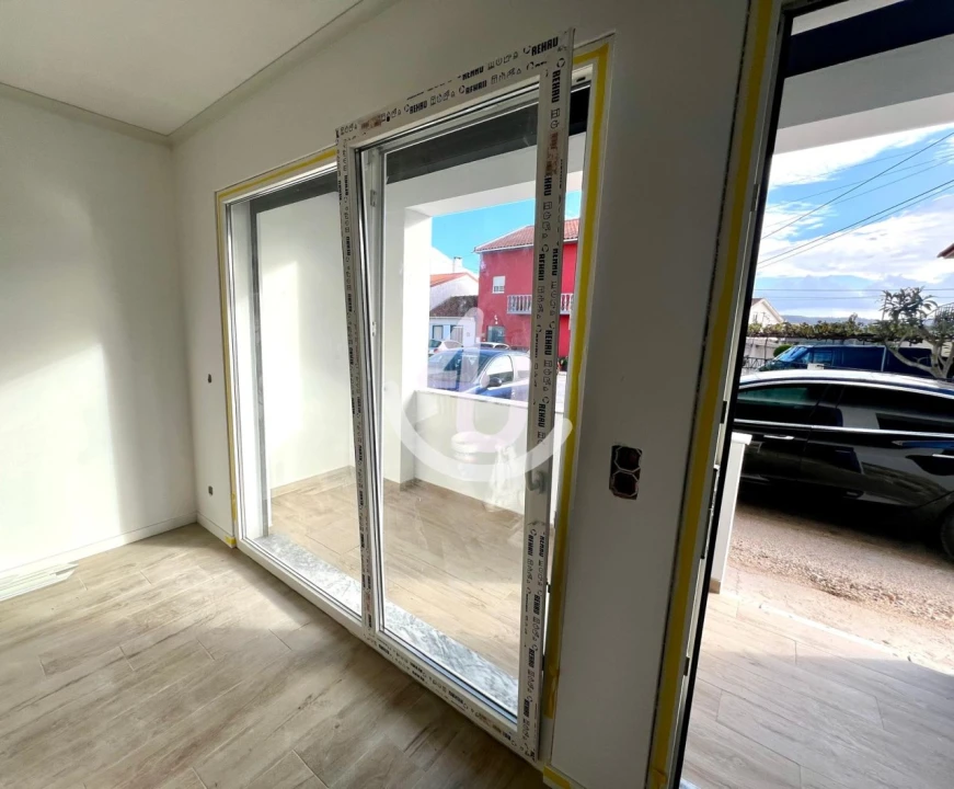 Apartamento T1 para Venda em Alfeizerão Foto 2