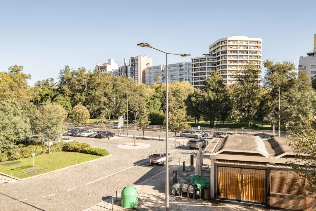 Apartamento T3 para Venda em Alvalade Foto 6