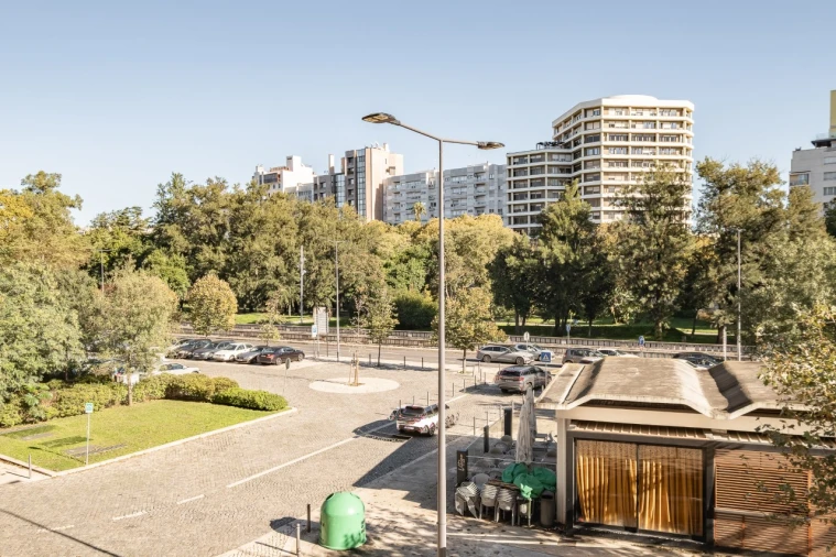 Apartamento T3 para Venda em Alvalade Foto 6