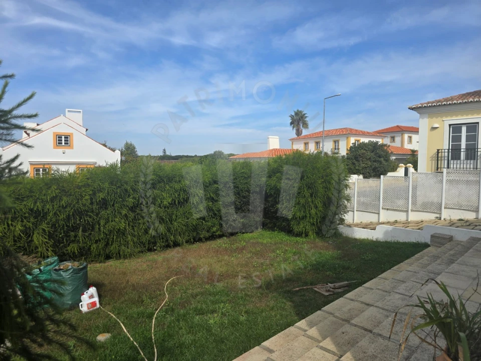 Moradia T5 para Arrendamento em Porto Covo Foto 13