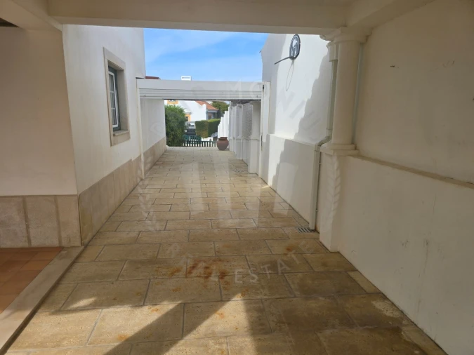 Moradia T5 para Arrendamento em Porto Covo Foto 15