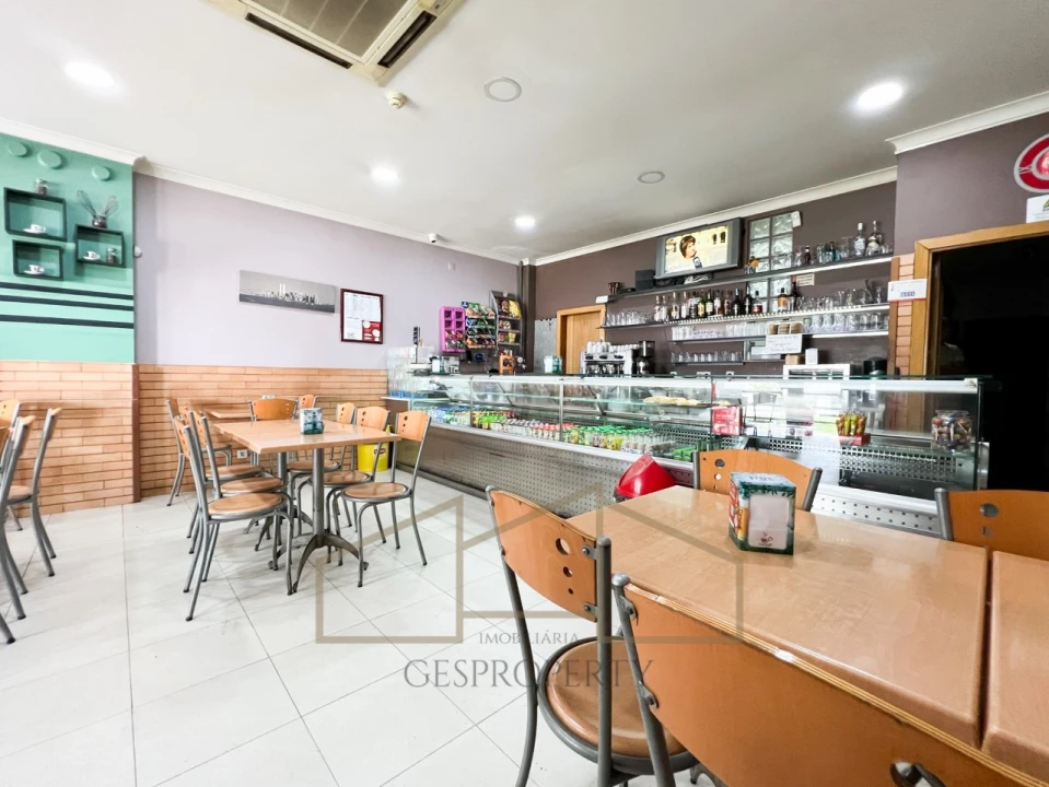 Loja para Venda em Charneca de Caparica e Sobreda Foto 4