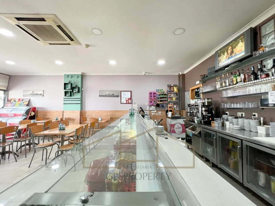 Loja para Venda em Charneca de Caparica e Sobreda Foto 9