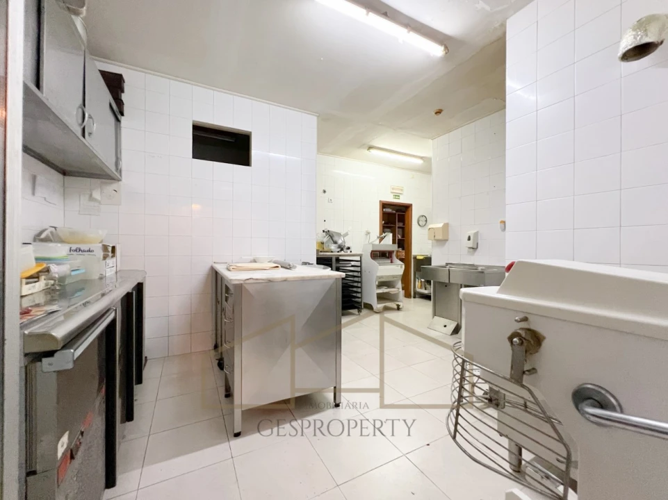 Loja para Venda em Charneca de Caparica e Sobreda Foto 16