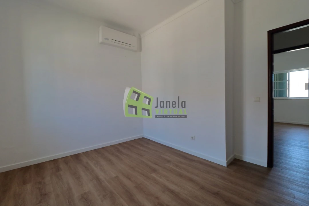 Moradia T4 para Venda em Quinta do Anjo Foto 20