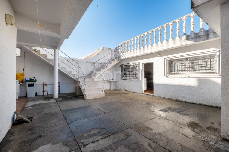 Moradia T5 para Arrendamento em Matosinhos e Leça da Palmeira Foto 48