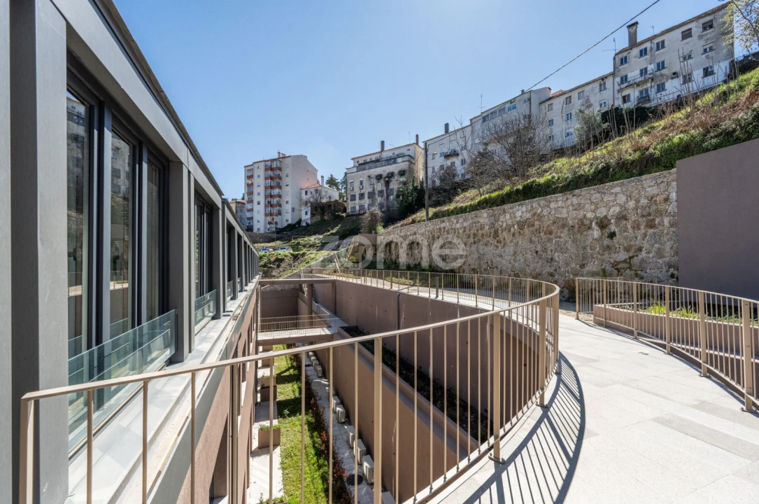 Apartamento T1 para Venda em Covilhã e Canhoso Foto 9
