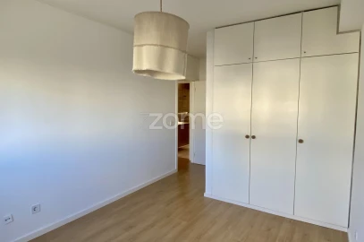Apartamento T2 para Arrendamento em Ramalde
