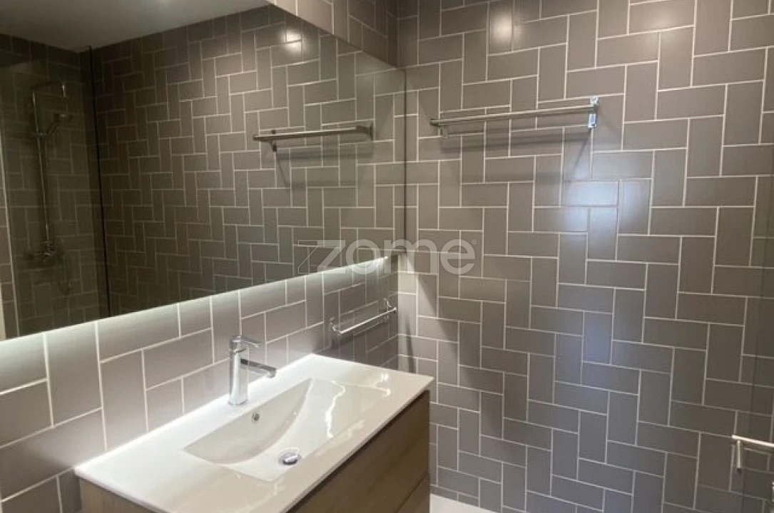 Apartamento T2 para Arrendamento em Ramalde Foto 16